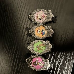 Pirates in Frame Disney Mystery Pin Set- Donald, Pluto, Daisy, Minnie